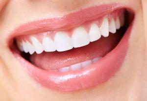 Tips for effective teeth whitening and emergency dental care